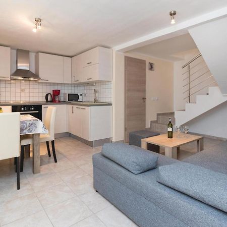 Gorgeous Home In Zadar With Wifi ภายนอก รูปภาพ