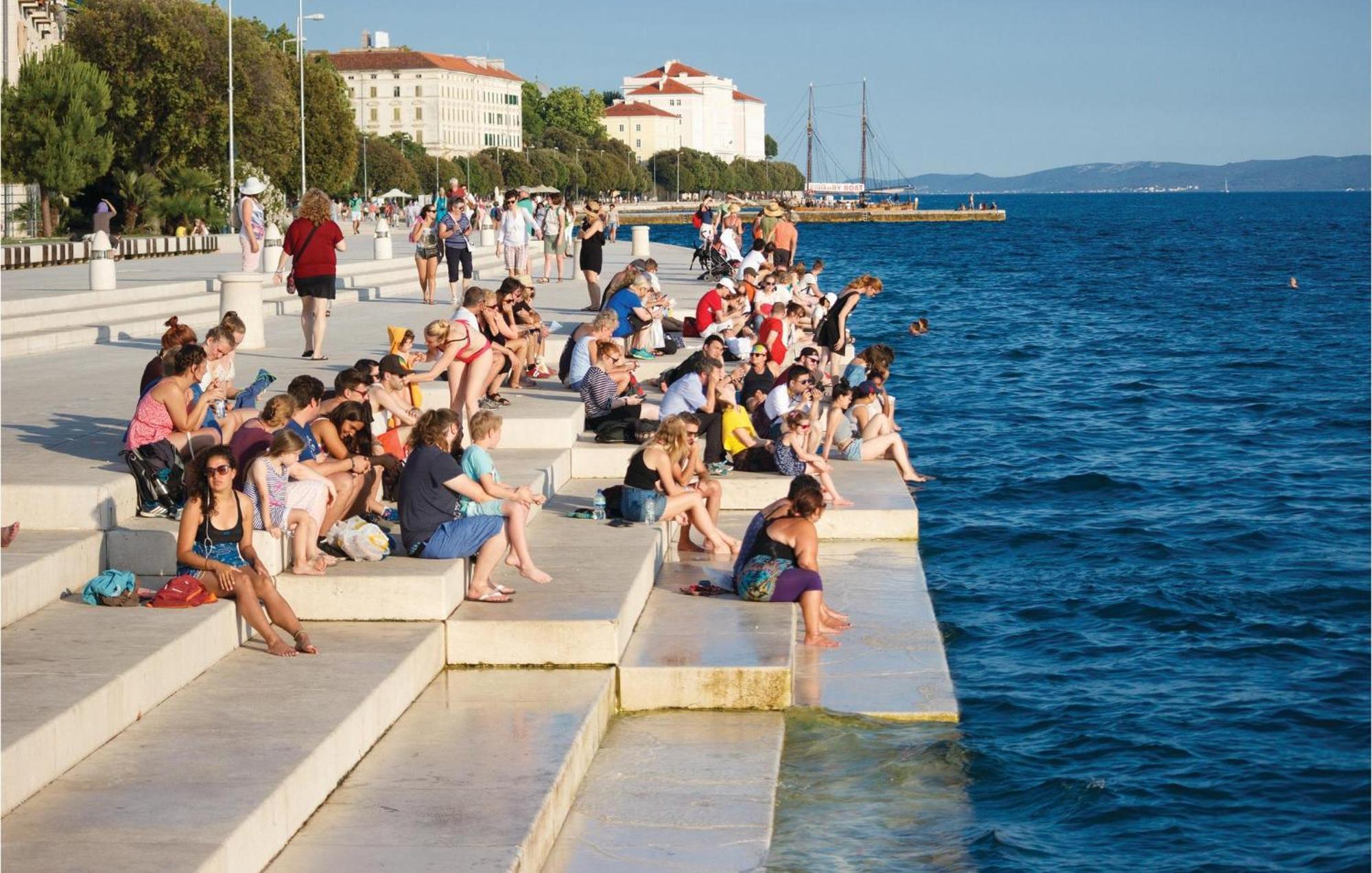 Gorgeous Home In Zadar With Wifi ภายนอก รูปภาพ